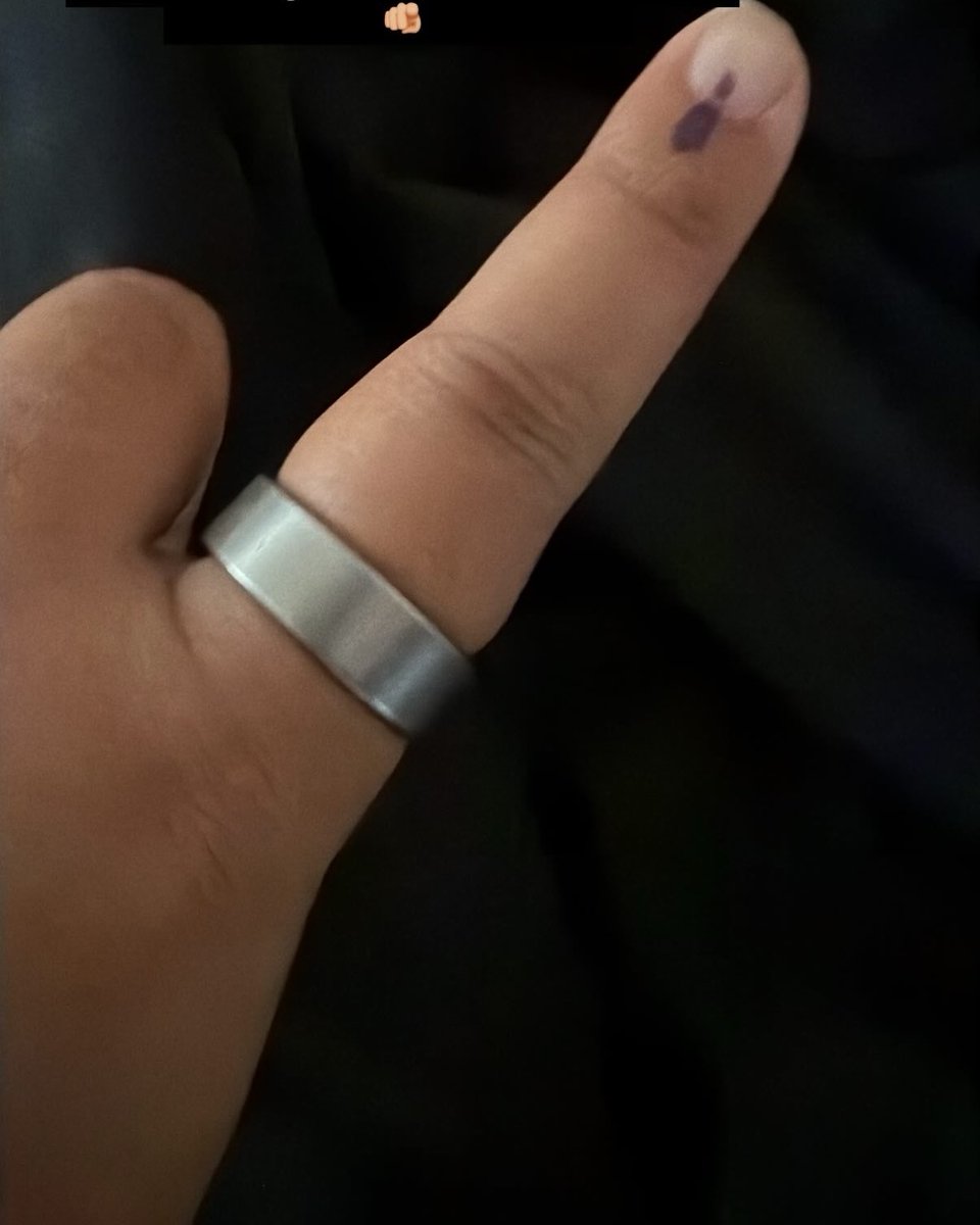 souperbb's tweet photo. Did my duty. Not sure @my_bmc did theirs.

No police officer at the polling station knew what was happening. The website refused to load (thrice), polling staff were handing out Lok Sabha serial numbers for a municipal election 🤡, and confusion was the only thing well-organised https://t.co/l78ypX26bm
