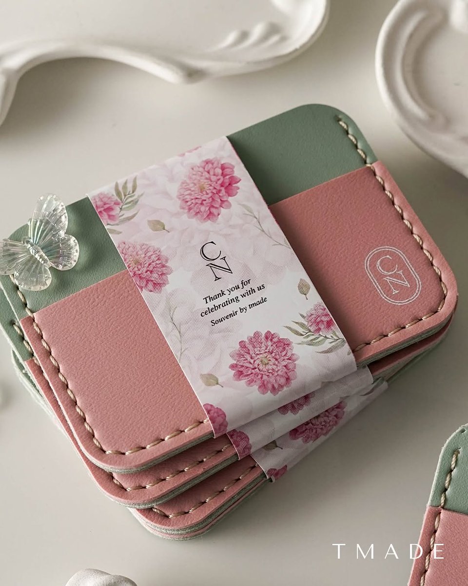 antighosting20's tweet image. falling in love with this pisang ijo color palette🍌🍀🩷