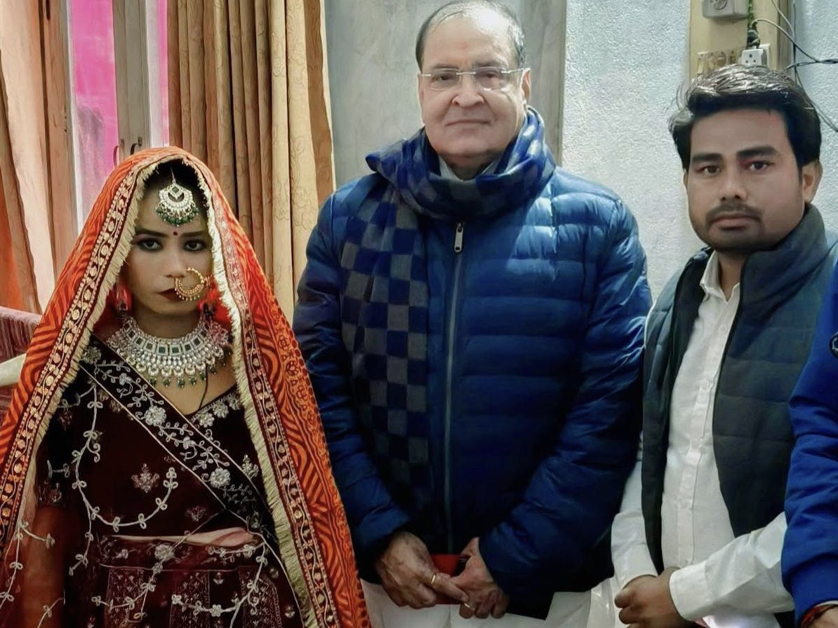 IamYashpalArya's tweet photo. बाजपुर विधानसभा के अंतर्गत ग्राम सभा बैतखेड़ी में सम्मानित साथी श्री हरि सिंह जी की बहन के विवाह समारोह में पहुंचकर बधाई एवं शुभकामनाएं प्रेषित की। https://t.co/vqm3kj6ufS