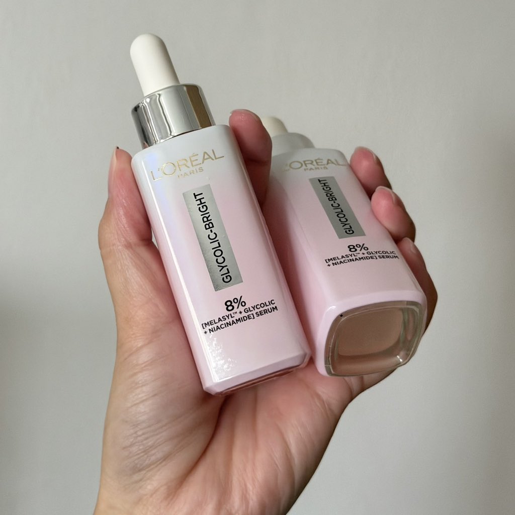 peartunwarat's tweet image. ย้อนกลับมาไปดูรูปก่อนและสังเกตุตัวเอง สิวที่ทิ้งรอยไว้มันจางลงมาก รู้เลยสกินแคร์ตัวไหนช่วย เพราะไม่ค่อยเปลี่ยนสกค และใช้ซ้ำบ่อยสุด เรื่องความไบร์ท/รอยดำ ให้ เซรั่ม ลอรีอัล ขวดนี้แหละไปต่อยาวๆ ไม่ตามกระแสด้วย