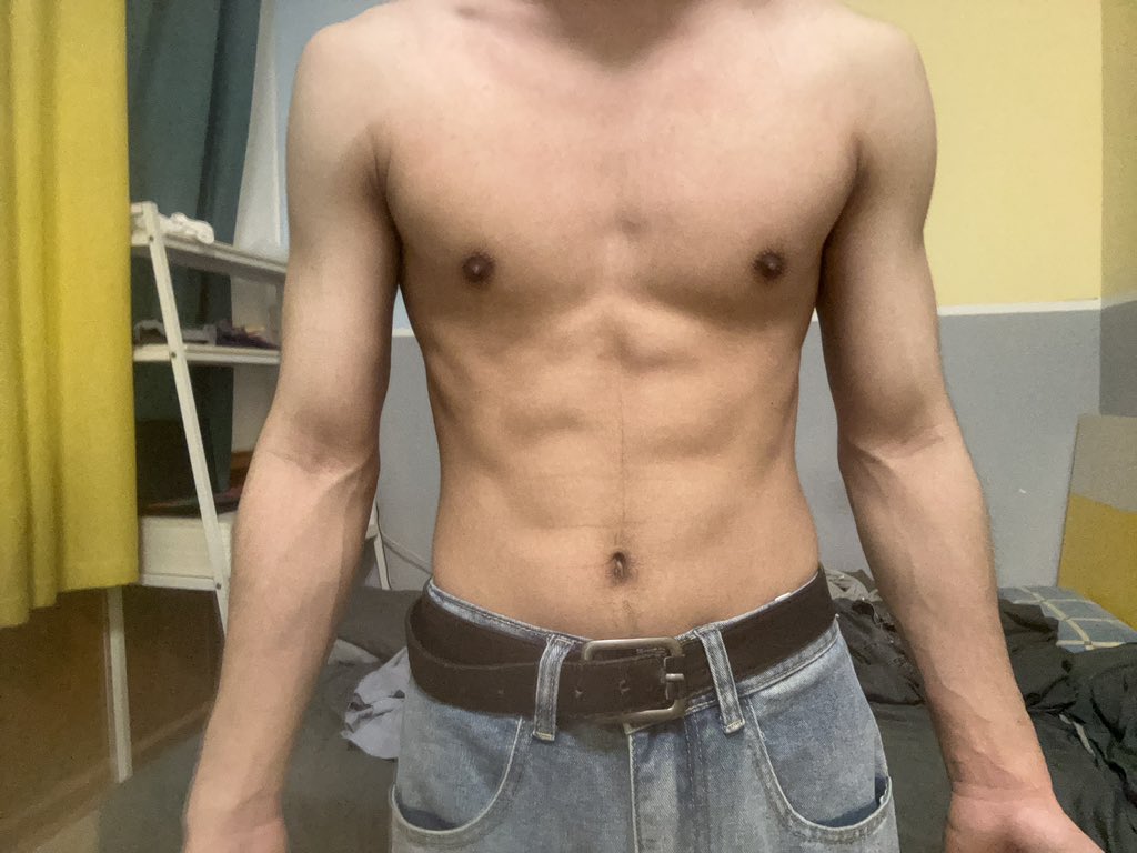 keleyy7's tweet image. 公主已经嫁人了 屠龙的少年还在燃烧 #健身 #薄肌