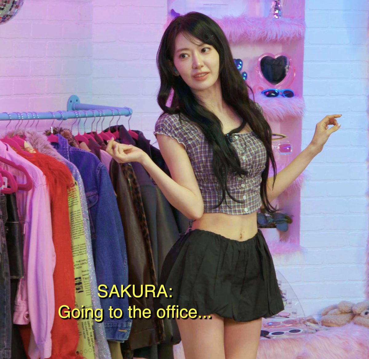 sakura is serving like every 2 seconds in this video 😭