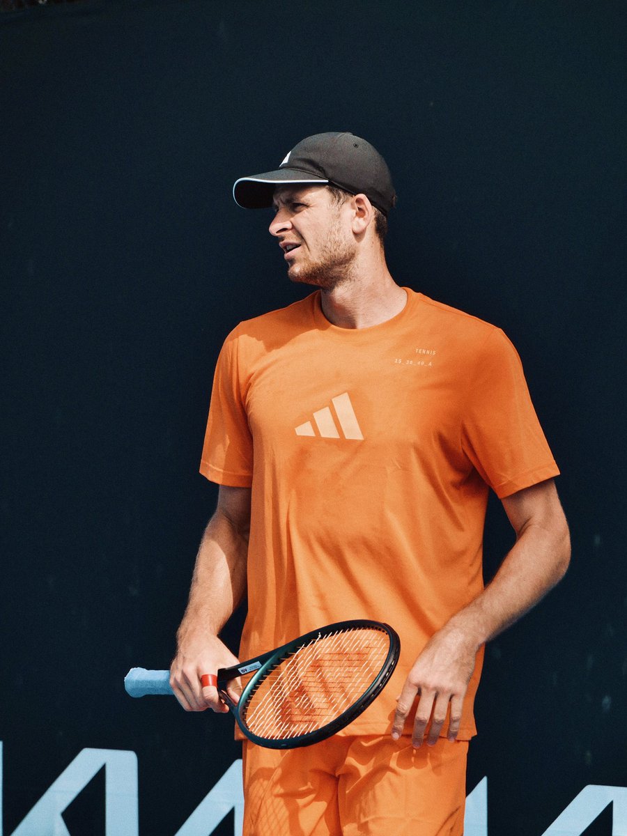 ItTakesTennis's tweet image. Hubert Hurkacz practicing in Melbourne 🍊 

📍Australian Open