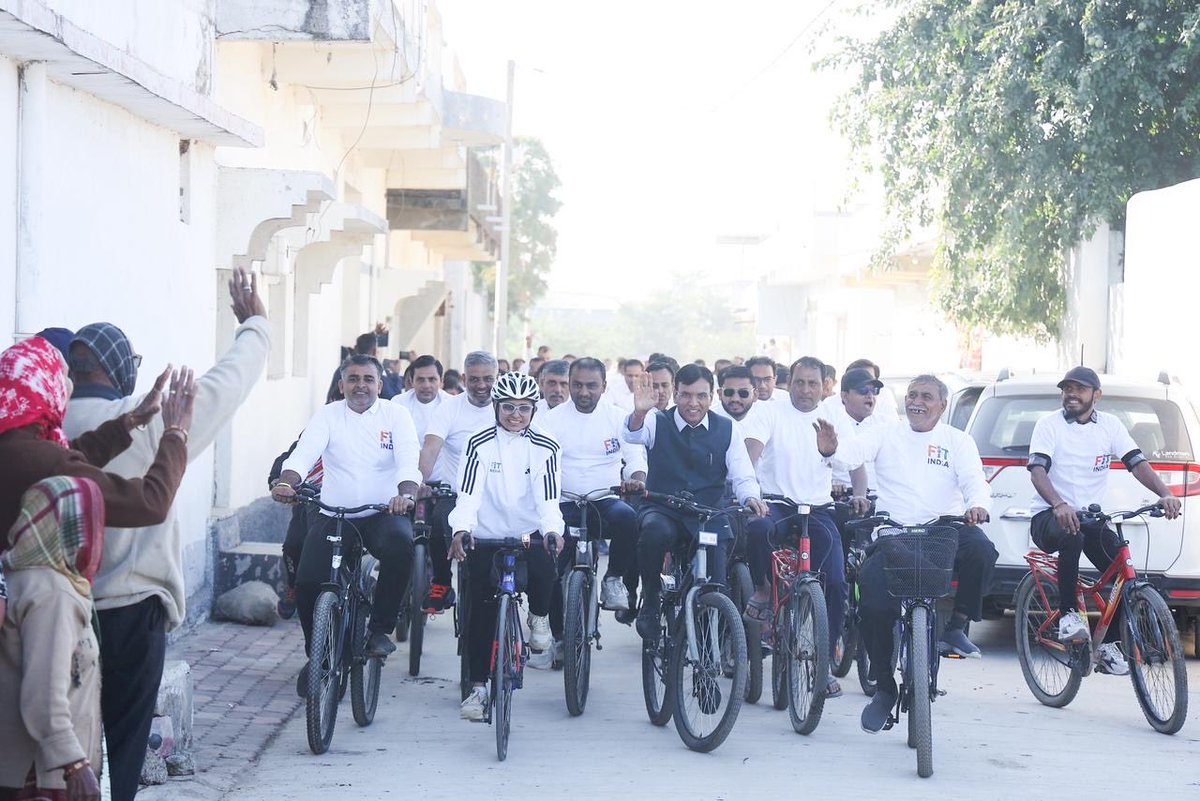 आत्मनिर्भर हणोल, फिट हणोल....

गाँव फिट, तो भारत हिट .....