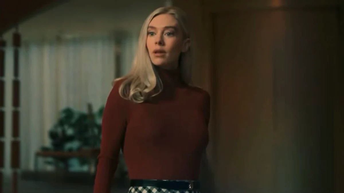 TheGeekyCast's tweet image. Theory: 

Bro what if the traitor is Sue….

This scene may have been the hint. Sue is so quick and yet didn’t attack Doom because she clearly didn’t feel a threat. 

What if Doom explains his universe and it’s what she wants because she knows Reed never has time for her and he…