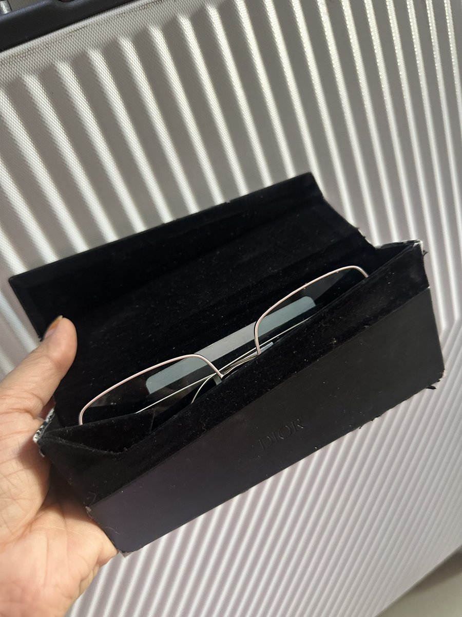 fred_asha's tweet photo. Sunglasses worth 25k but the cover not even worth 200Rs🥲 @Dior https://t.co/Ea9URHahCv