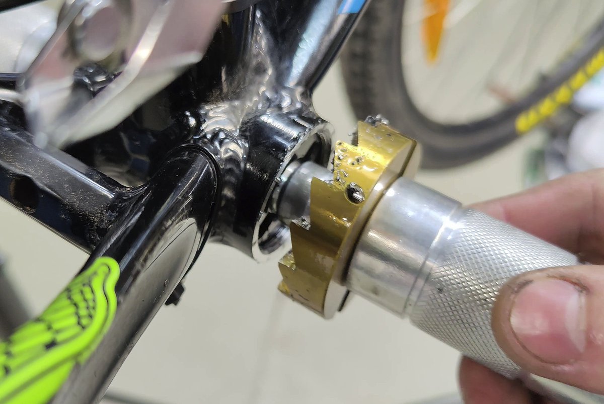 NiceBikeService's tweet image. Have you ever done a bike bottom bracket on your bike?
#bikebottombracket #bottombracket