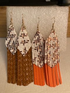 SilverMomba's tweet photo. Art of the Day! "Tassel Heaven Faux Leather Earrings". Buy at: https://t.co/xNbtqV8GZC https://t.co/6Mag5EXkCn