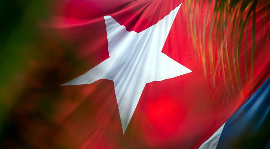 El regreso de estos compatriotas representa la unidad entre ambas naciones, cimentadas en el ejemplo del Comandante Hugo Chávez y el Líder Histórico de la Revolución Cubana, Fidel Castro Ruz. 🇨🇺🇻🇪✊ cubadebate.cu/noticias/2026/…