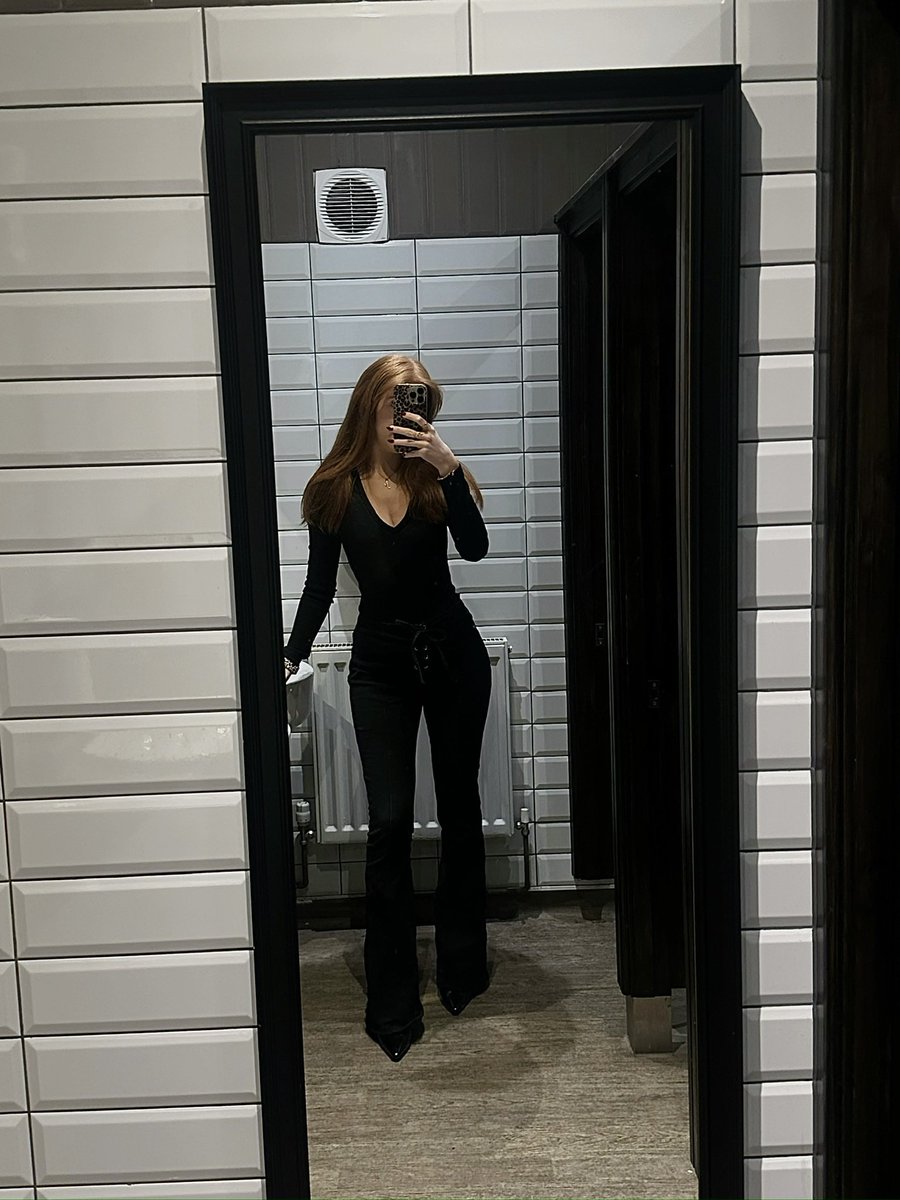 aimeebryanx's tweet image. life lately…🖤