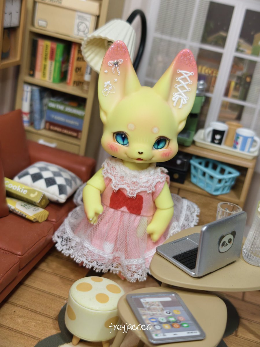 cocofreyja's tweet photo. Quick snap b4 work! Riri and Riko chan 

#kumukuku #bjd #balljointeddoll #animaldoll https://t.co/uDUeFuPG1w