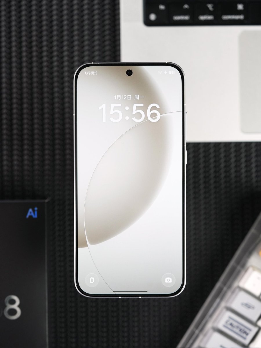 TechAlertNow's tweet image. 📱 Realme Neo8 🤍
#realme #realmeNeo8 #Neo8