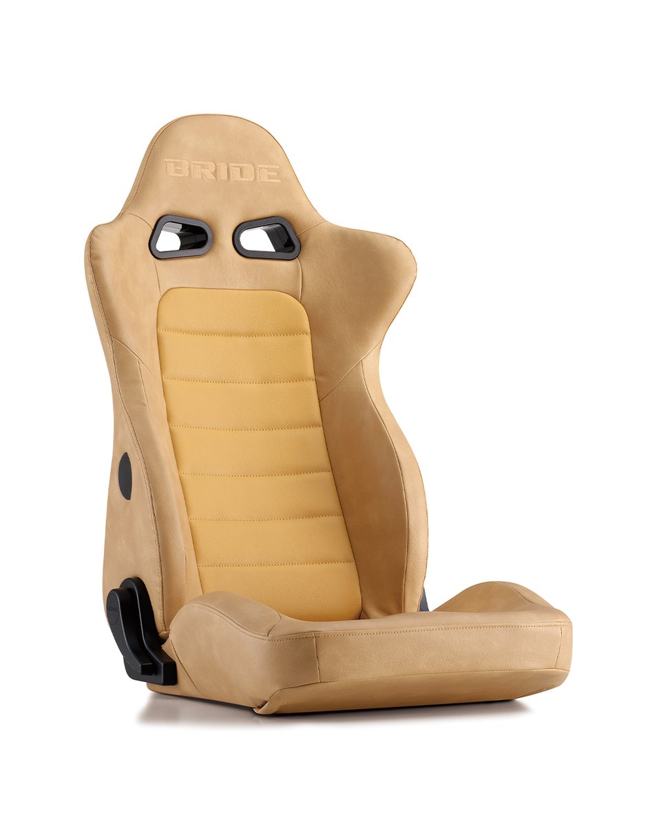 BRIDE_JAPAN's tweet image. 【EUROSTERⅡ CRUZ ベージュレザー】登場！
快適性とホールド性を持ち合わせたコンフォートリクライニングシートのロングセラーモデル「EUROSTERⅡ CRUZ」に、限定色のベージュレザーを追加いたします。
本製品は全国のBRIDEマイスターショップをはじめ、BRIDE取扱店でご注文いただけます。

#BRIDE…