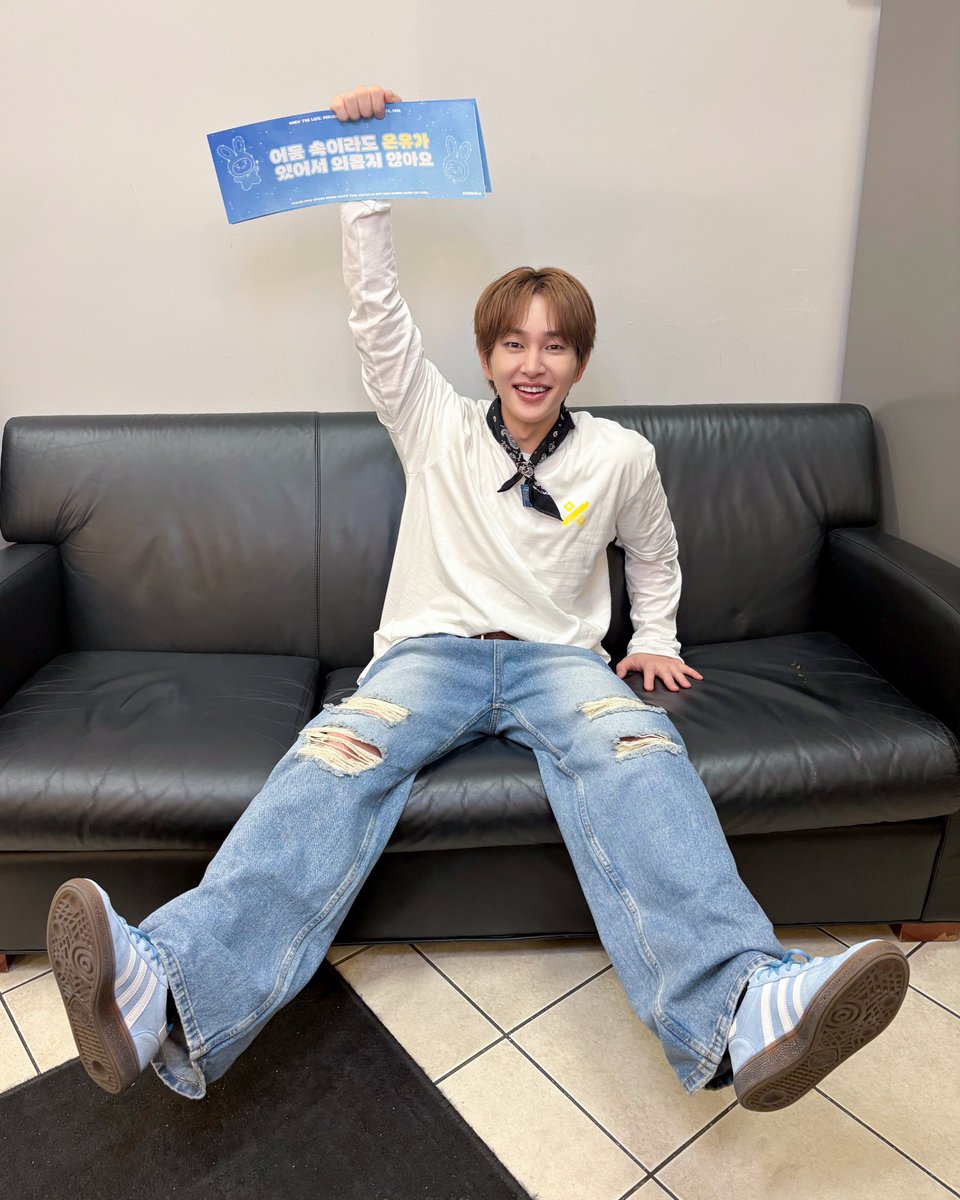 ONEW_GRIFFIN's tweet image. 찡구들과 함께라서 더 반짝인 시카고💛

#온유 #ONEW
#ONEWTHELIVE #PERCENT
#ONEW_THE_LIVE_PERCENT
#온유더라이브 #온유더라이브퍼센트 #온유콘서트