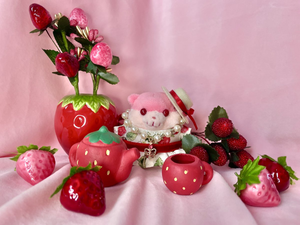 _bourbonxoxo's tweet photo. 🐹🍓「きょは いちか の ひ。いっちゃんのひ。いちご の ひ」
#いちごの日 https://t.co/MUGiV65O5S