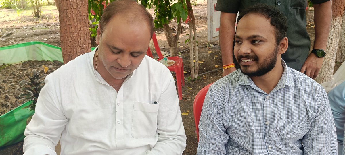 ujjaval_sen's tweet photo. मध्यप्रदेश कांग्रेस कमेटी के पूर्व अध्यक्ष  पूर्व केंद्रीय मंत्री आदरणीय अरुण यादव जी  भैया को जन्म दिवस की हार्दिक हार्दिक बधाई शुभकामनाये 🎂 @MPArunYadav https://t.co/OWsFkbUMOD