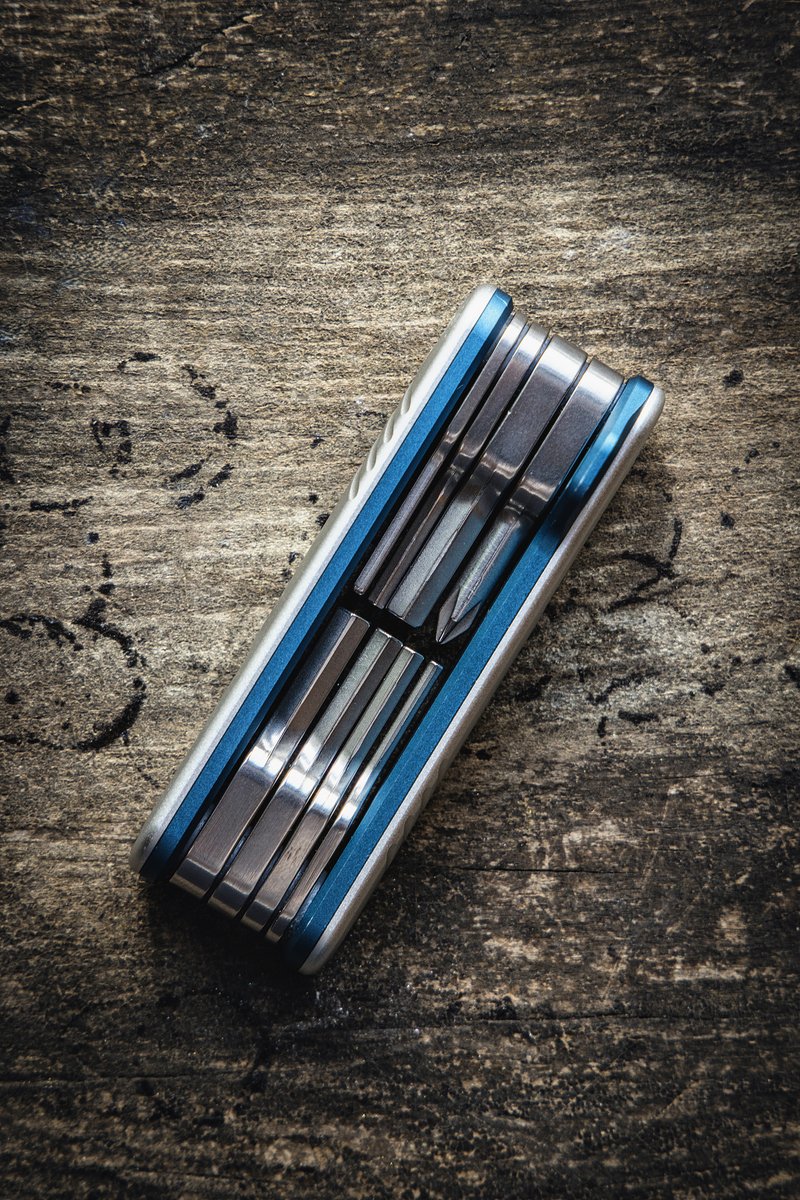 LeofotoZS's tweet photo. Small Pouch, Mighty Performance.

The Leofoto MPL-3: where portability meets professional performance. Your all-in-one solution for flawless shoots on the go.

✅ Compact &amp; Lightweight
✅ All-In-One Solution
✅ Durable &amp; Reliable

📸: IG@borievkyphotogallery
#CreativeTool https://t.co/X89VHMqAhN
