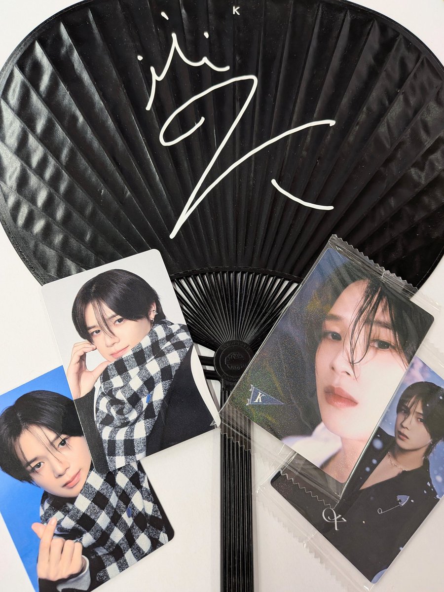 &TEAM くじグッズ入荷! K君ニコラスうちわトレカご紹介🎶 K-POP公式