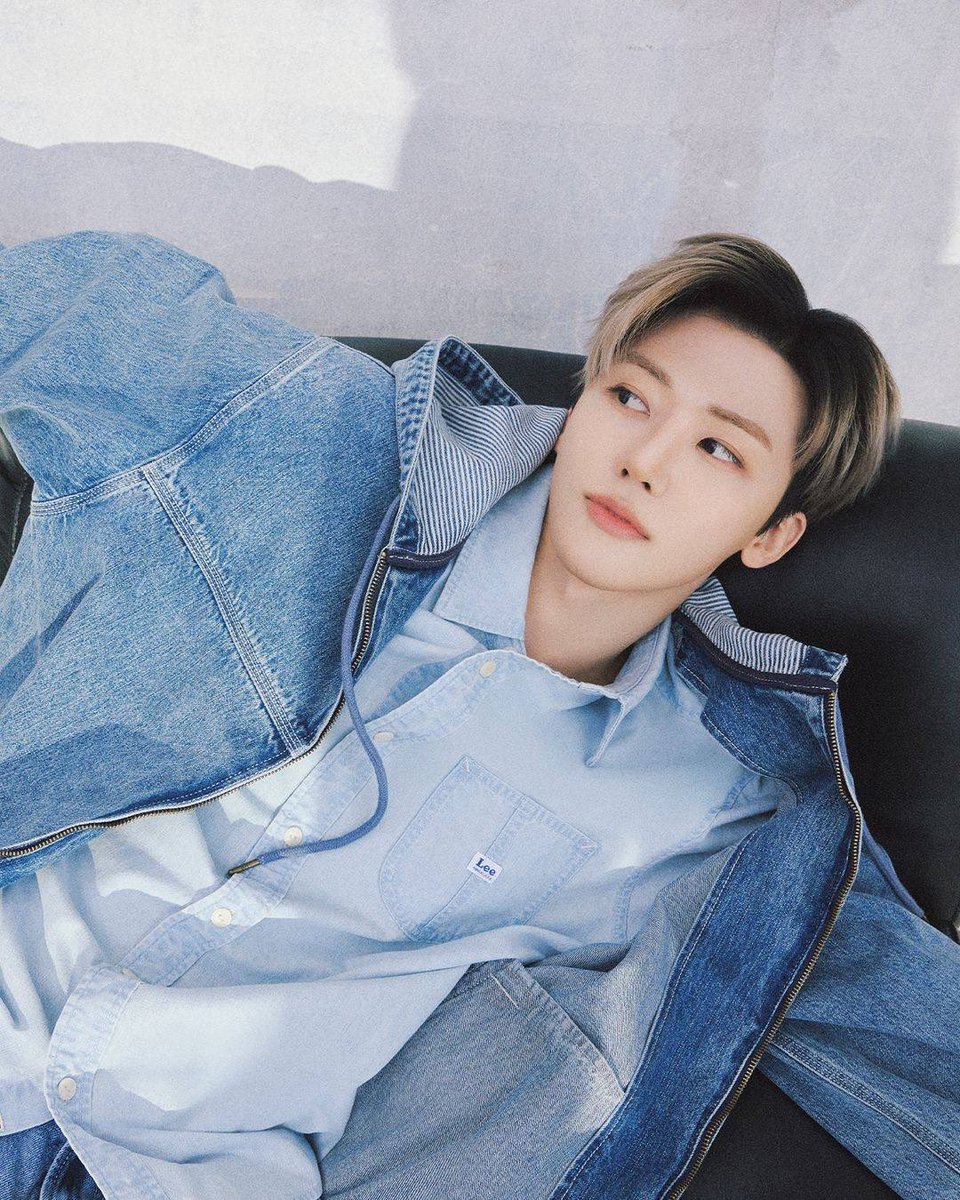 ElleMenThailand's tweet image. Jaemin แห่ง NCT ได้รับการแต่งตั้งให้เป็น Asia Pacific Ambassador คนล่าสุดของ Lee Jeans ถ่ายทอดจิตวิญญาณเดนิมที่ทั้งคลาสสิกและร่วมสมัย ผ่านมุมมองของศิลปินเจเนอเรชันใหม่

#ELLEMENReport
#JAEMINxLeeJeans
#JAEMIN_LeeAPACAmbassador