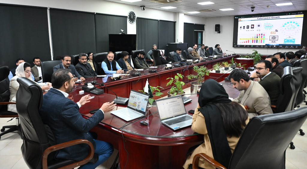 bisp_pakistan's tweet photo. A training workshop on Cyber Security and Safe Online Practices was held at BISP HQ to equip employees with essential knowledge and skills, aligned with global digital transformation trends.
#BISP #CyberResilience #EmployeesTraining #CapacityBuilding #SecureDigitalFuture https://t.co/fznCRlNgub