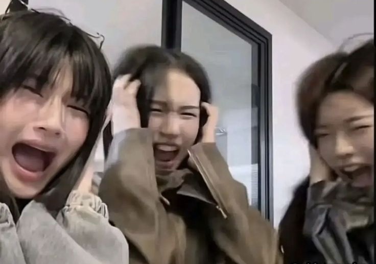 holysatzuu's tweet photo. CLAIREBELL SPECIAL EPISODE IS TOMORROW 

#ClairebellAfterTheFinalScene #BleJie #Mable_Siriwalee #pangjiewr https://t.co/GzeSccY7xK