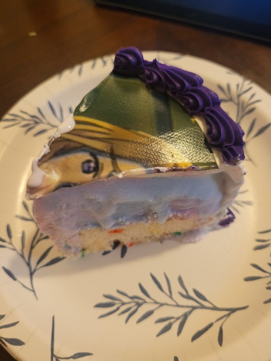 FattySenpai's tweet image. Eating out the last of France