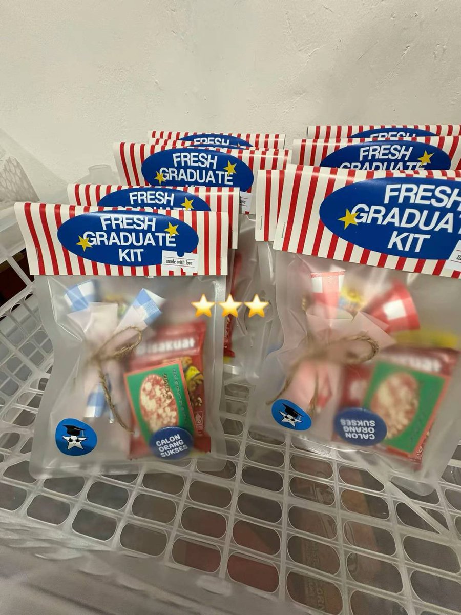 senjahitamm's tweet image. mini gift idea for classmate or hampers

a thread