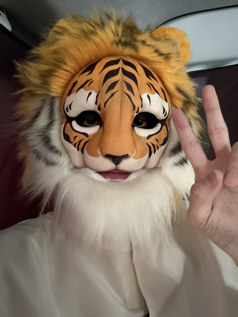 ゴチ27に新メンバーとして参加させて頂きます！！

なんとしてもバレないようにしようと思っていたのですが、右肩の下り具合でバレました。
整体に通います。