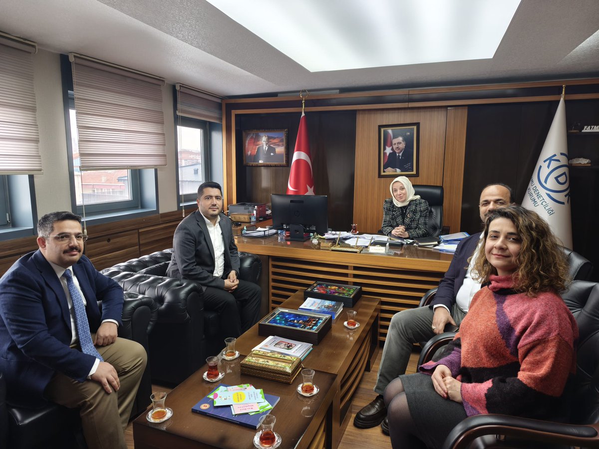 ombudsder's tweet photo. Ombudsman Uzmanları Dernek Yönetimi olarak Dernek faaliyetleri hakkında bilgi verilmesi ve faaliyetlerin  desteklenmesi amacıyla Kamu Denetçisi Sayın Av. Fatma Benli Yalçın'a ziyarette bulunduk. https://t.co/f3T9tB5Rw5
