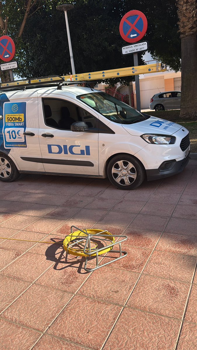 Quería agradecer a <a href="/yoigo/">Yoigo</a> el haberme invitado a cambiar de compañía. Ya que quise renovar con ellos por 10€ más de lo que voy a pagar ahora con mi actual compañía <a href="/digimobil_es/">DIGI España</a> 
No valorar a los clientes es lo que tiene. Ya taché a <a href="/jazztel_es/">Jazztel España</a> en su día por lo que ya tengo 2 ❌