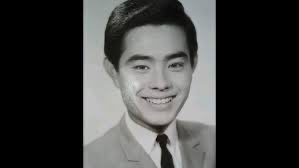 knightma310's tweet image. 加藤茶さんがまだ若手のドラマーだった頃。

当時はギャラもろくに出ないんで、当時出たてのペプシコーラも買えない。

「ああ、おいしそうだなぁ…」と自販機を眺めていたら、

お店のホステスさんに「飲みたい？」と声をかけられた。

若い時は、福島弁にコンプレックスがあって…