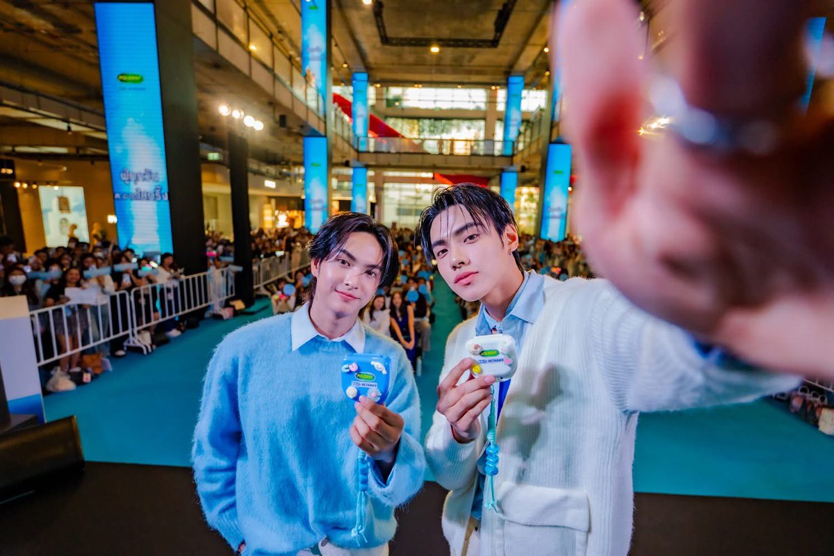 BeWithCeeyou's tweet image. ขอบคุณพี่ๆ Polident ที่ชวนน้องภีมกับน้องคอปเปอร์ไปร่วมงาน และมาแชร์รูปน่ารักๆ จากงานที่ผ่านมาให้ได้ชมกันด้วยนะคะ 🩵🤍

POLIDENT X PEEMWASU COPPER
#เคลียร์รีมั่นใจแบบโปรxBUS 
#COPPERdechawat #PEEMWASU