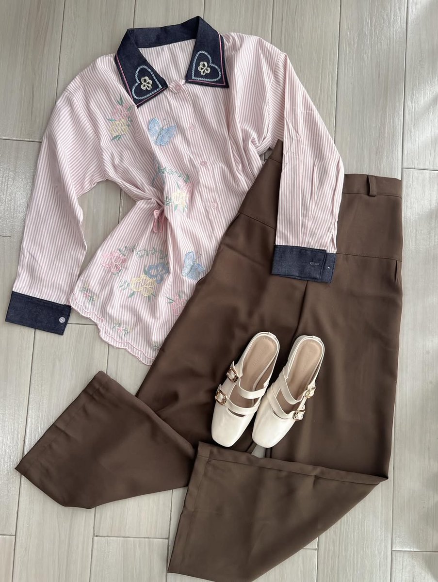 bakpa0w's tweet image. Perfect color combo for hanging out