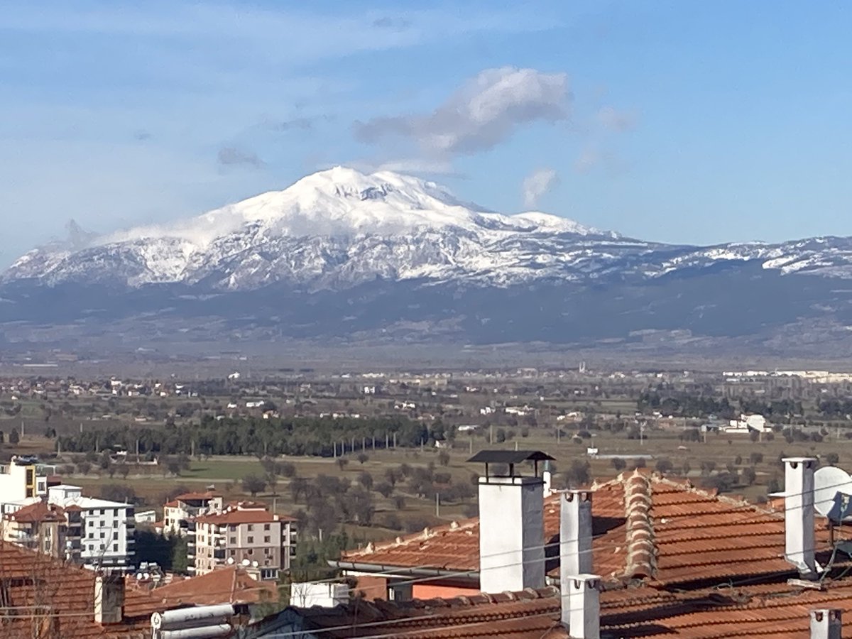 Bu gece, Recep ayının 27. (Cuma) gecesi olan #Mirac Gecesi. 
Özellikle telefonu (televizyonu) bırakma vakti!

Namaz, Kur’an ve Dua vakti…
Fırsatı değerlendirelim, bu kazançlı mübarek vakitleri kaçırmayalım inşallah.