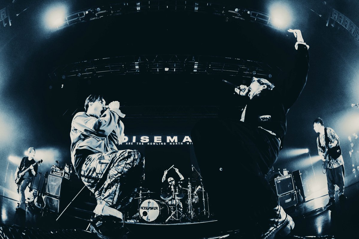 KenCrossfaith's tweet photo. 曲のテーマ、コンセプトを一から一緒に作った俺とNOISEMAKERの歴史が交わった大事な一曲。

KINTSUGI=金継ぎは割れたり欠けたりした陶磁器などを、漆（うるし）を使って接着し、金粉（きんぷん）や銀粉（ぎんぷん）などを蒔いて装飾する日本の伝統的な修復技法。単に直すだけでなく、傷を「景色（けしき）」として捉え、新たな美しさや物語を与えること。

Photo by @_SHOT_ROW_