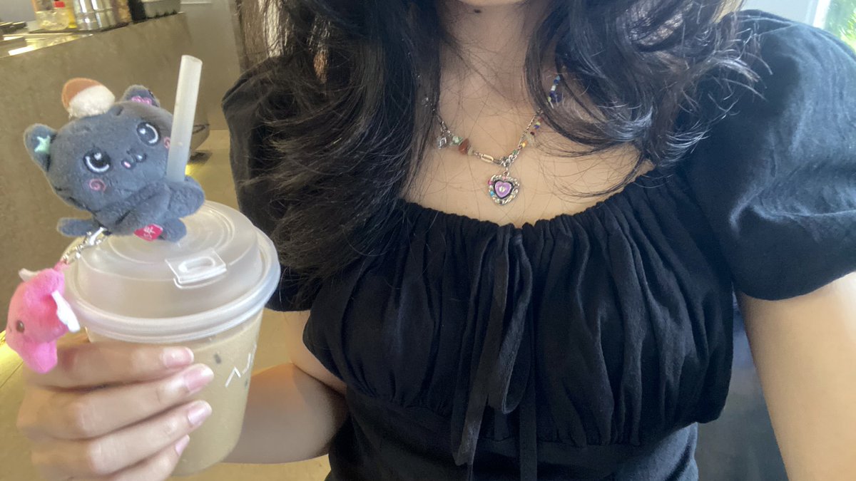 sonupaws's tweet image. 🐈‍⬛♥️👜💭🪽