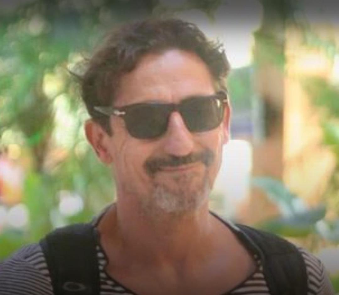 O ator Tuca Andrada publicou no sábado, na rede social X, uma mensagem defendendo que o Brasil proíba a entrada de israelenses no país. A postagem gerou reação da Federação Israelita do Estado de São Paulo - Fisesp.

Após a publicação, o X plataforma exibiu um aviso aos leitores