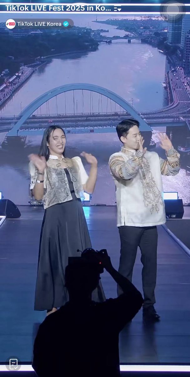 SI KULERA SA TIKTOK KOREA! 🇵🇭🇰🇷

Naimbitahan ang Davaoeña at OFW na si Roel Varon Dano, a.k.a. Ella, Oppa's Girl, sa TikTok LIVE Fest sa Seoul, South Korea.

Si Ella ang natatanging Pilipinong naging bahagi ng pagtitipon na inorganisa ng TikTok Korea.

Higit 3 taon nang factory