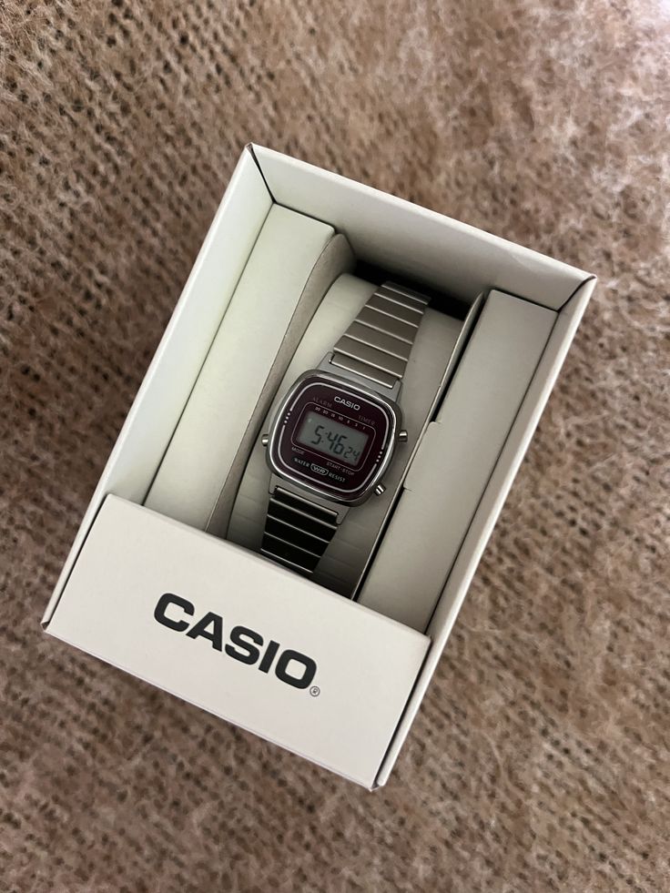 Emma_cantik7's tweet image. Valentine’s gift idea: cute Casio couple watches 💗