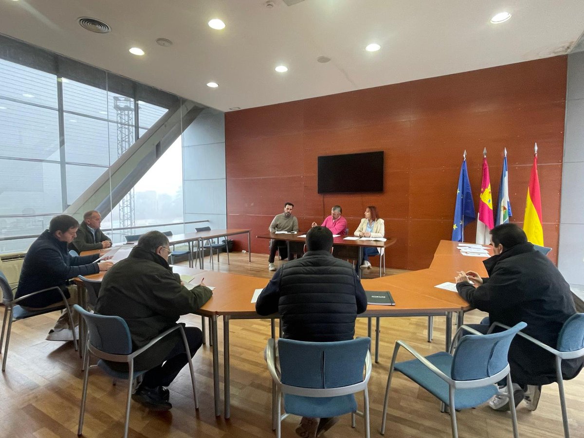 🚗🚘 Seguimos avanzando hacia el Salón del Automóvil 2026
Hoy hemos mantenido una nueva reunión de trabajo con el Comité Organizador del #SalóndelAutomóvil para seguir avanzando en la preparación de la edición de este año y poder presentar novedades a los visitantes.

#talavera