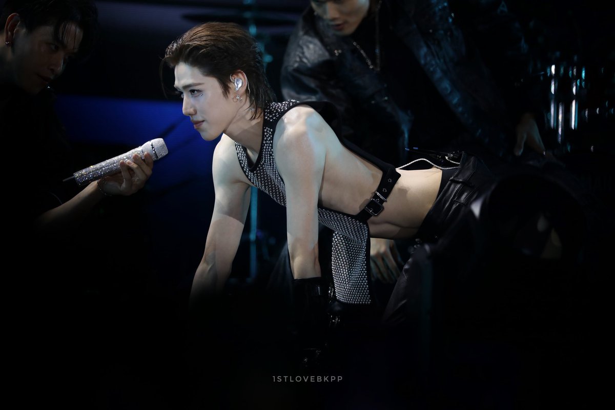 iadorepp's tweet image. มึง