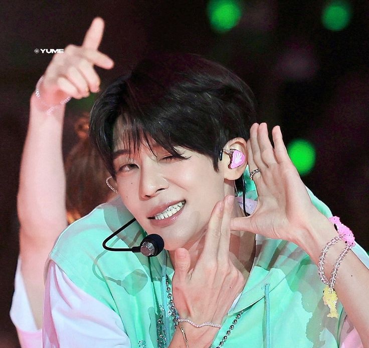 sujemin0301's tweet image. ⬅️ 오시온 얼굴
                                                                      에 상반되는 오시온 몸 ➡️