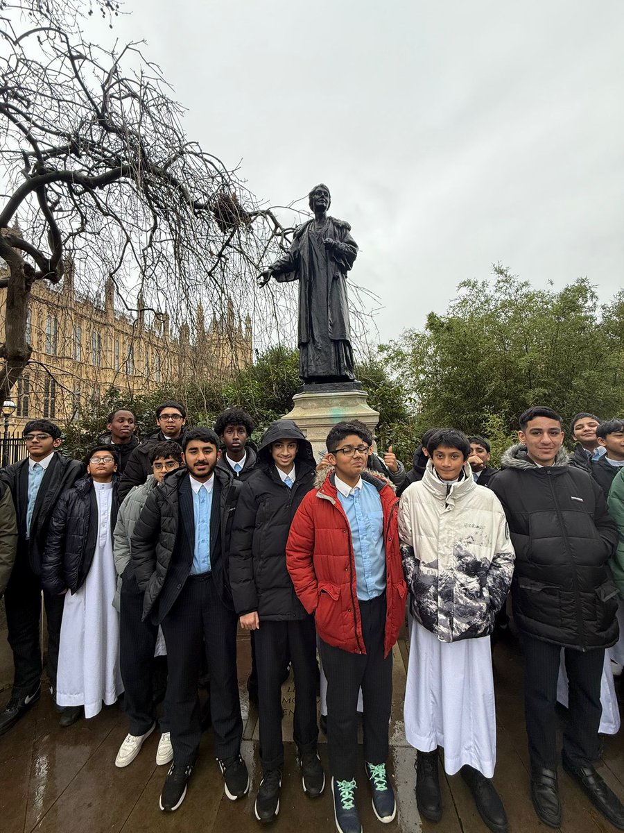 edenboysbolton's tweet image. Our Y10s have reached London! Taking in the sights across the Thames before our visit of the Houses of Parliament! #Enrichment