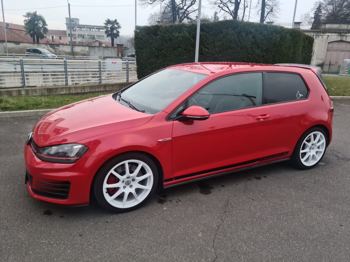 Ruote EVO Corse modello Excalibur misure 8x18 ET45 5x112 finitura White applicazione RACING con tappi coprimozzo e bulloni per il fissaggio ruota.
Per informazioni o prenotazioni 📨evospeedamg@gmail.it
.
.
.
#evocorse #excalibur #racingwheels #lightwheels #madeinitaly #Volkswagen