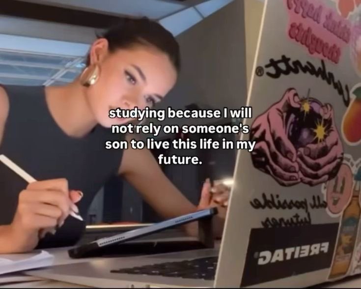 femmenote's tweet image. 