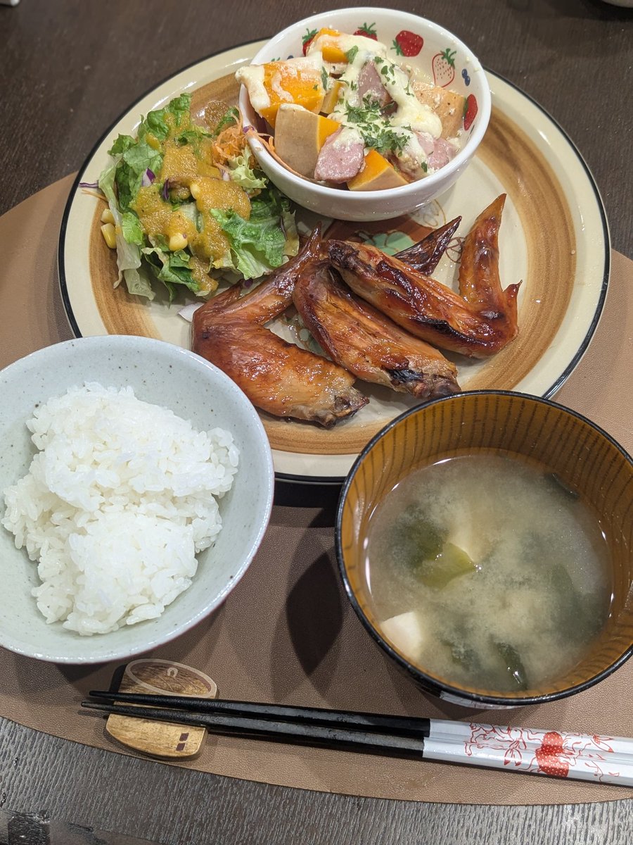 pasomasooo's tweet image. 今日はオーブンメインで料理🍳 
やりたい事のために勉強頑張る💪
ぽこあが出るまでゲームはあんまりしないかもしれないけど誘って頂けたらいくので良かったら誘ってください✨🎮
明日は大好きなお友達と鑑賞会したりランチする🫶❤️
楽しみ🥰