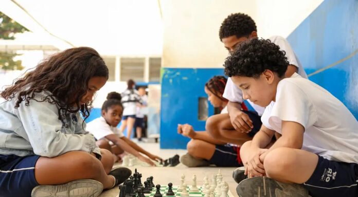 RADARDF6's tweet image. MEC fará pesquisa sobre impacto da restrição de celular nas escolas

🔗Confira: radardf.com.br/distrito-feder…

💬 Você acredita que a restrição do celular realmente melhora a concentração dos alunos em sala de aula?

#RadarDF #Educação #MEC #CelularNaEscola  #DistritoFederal