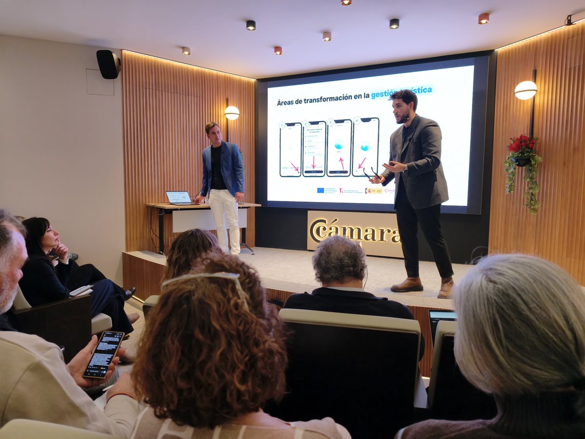 DinopolisTeruel's tweet photo. #IATurismo Seguir aprendiendo ¡Qué importante! Hoy asistimos a la formación sobre #IA +Play Aragón Turismo ▶️ en @camarateruel by #IAExperience #CámarasAragón @aragonturismo 

#formación #IA #Turismo #RSE https://t.co/IHTpjI6maa