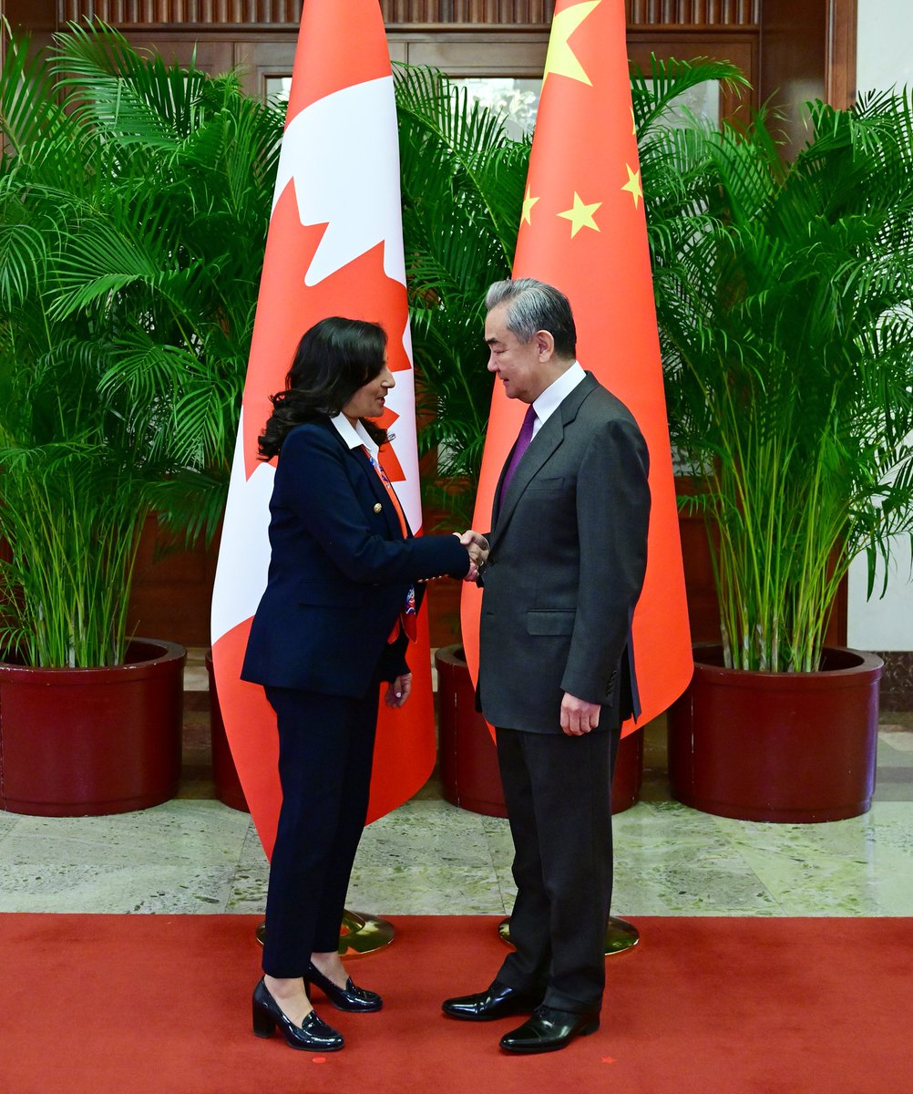 SpoxCHN_LinJian's tweet photo. Chinese FM Wang Yi met with Canadian FM Anita Anand in Beijing.

Canadian PM Mark Carney has embarked on his official visit to China. This is the first trip to China by a Canadian prime minister in eight years, marking a turning point in the relationship and carrying symbolic significance for bilateral ties.

#China is willing to strengthen communication, enhance trust, eliminate interference, and deepen cooperation with #Canada to advance bilateral relations steadily, make solid progress, and achieve sound development under the new circumstances.

🔗https://t.co/m2CuN9jlLy