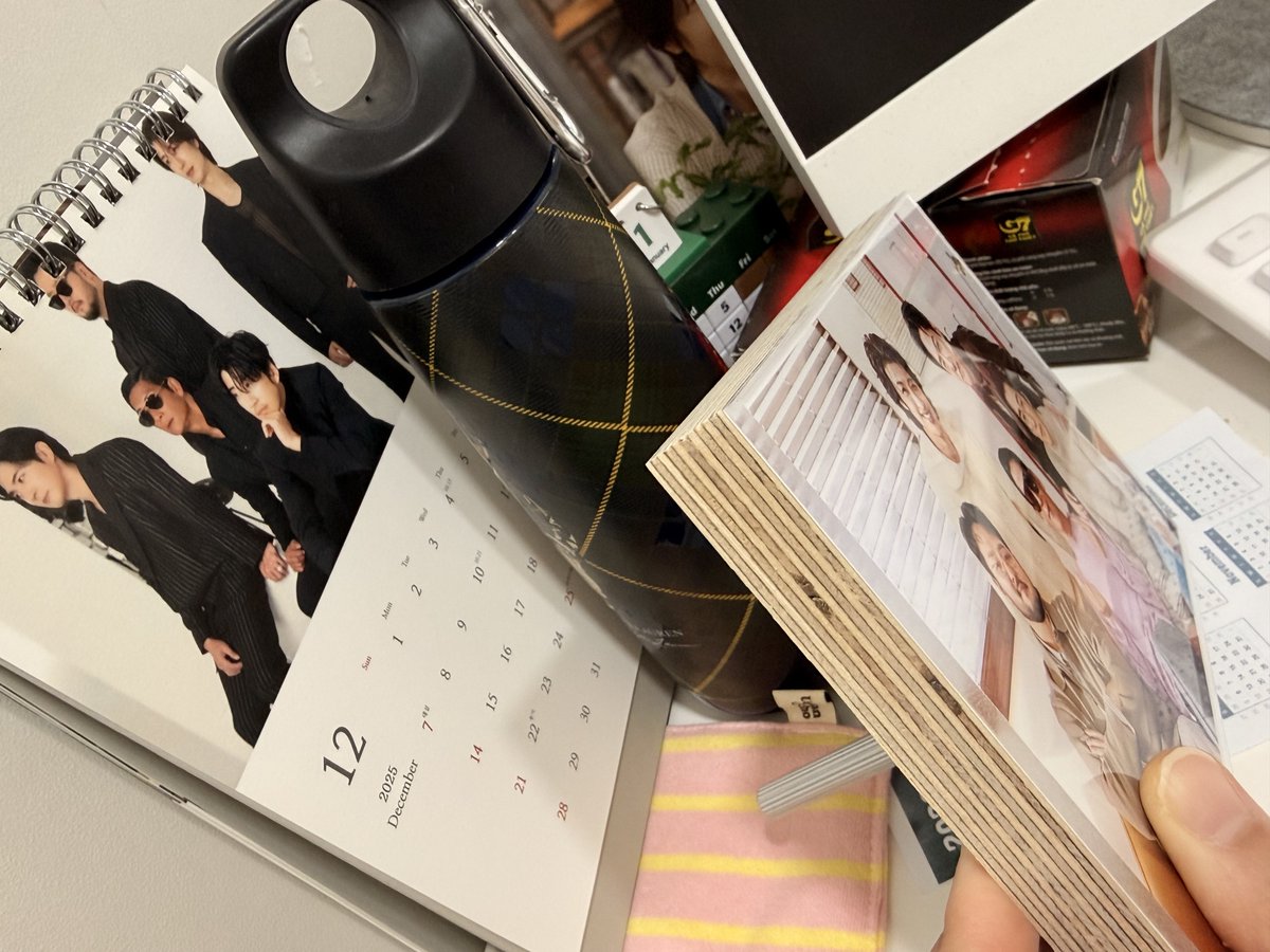 우리 #god 가족 새 사진이 너무 예뻐서 아크릴 우드액자 만들었는데 습관처럼 두 개 주문해서요 😉 오늘(1/15) 자정까지만 #RT 받을게요 🫧 

🐾#팔로한정 #팬지한정 #한분만 #로미드림 
내일 바로 배송해드릴게요 :) 🩵